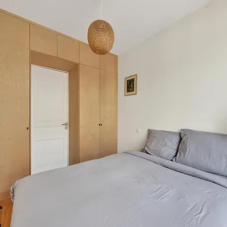 One-bedroom Located In The Very Center Of The Highly Sought-afte Appartamento Parigi