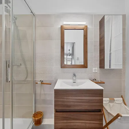 One-bedroom Located In The Very Center Of The Highly Sought-afte