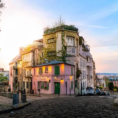 One-bedroom Located In The Very Center Of The Highly Sought-afte * Parigi